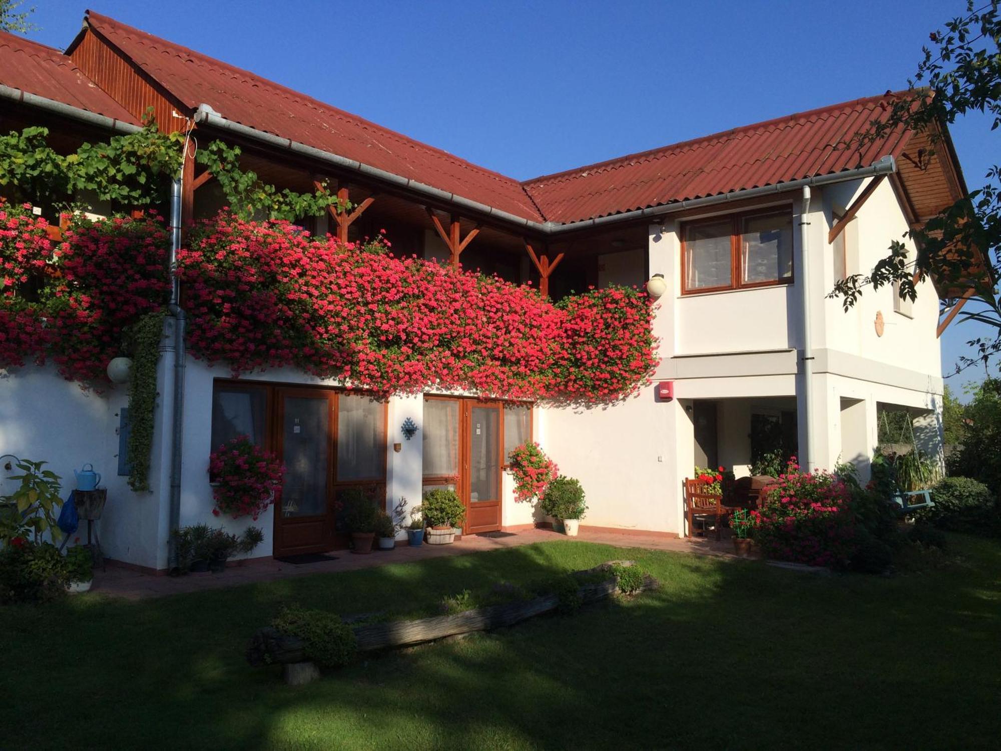 Ida Rooms Lajosmizse Exterior foto