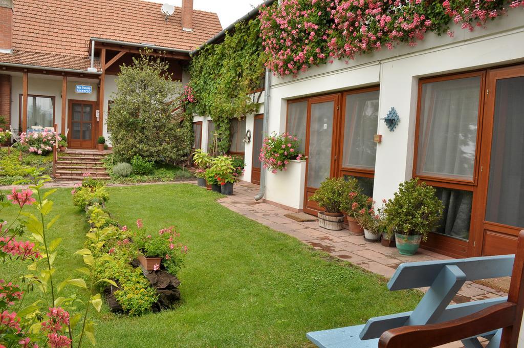 Ida Rooms Lajosmizse Exterior foto
