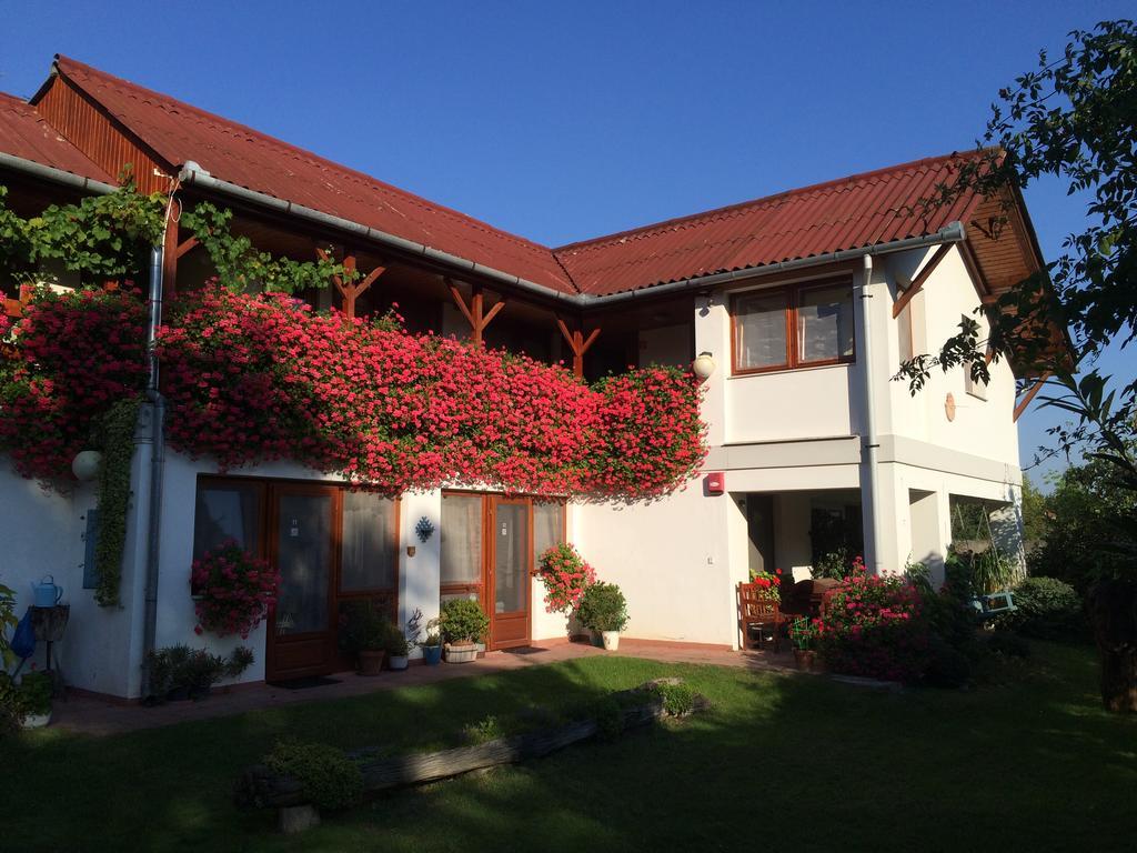 Ida Rooms Lajosmizse Exterior foto